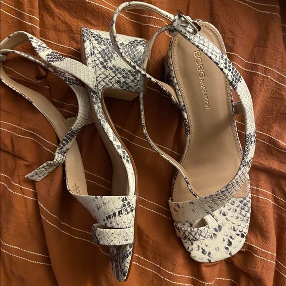 Block Heel - Ivory Snake Print - size 9 - Picture 7 of 7